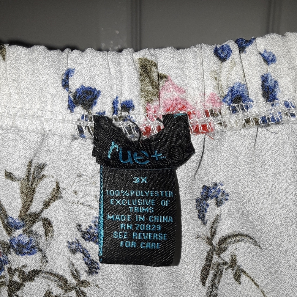 Forever 21 Floral Blouse 3X - Picture 2 of 2